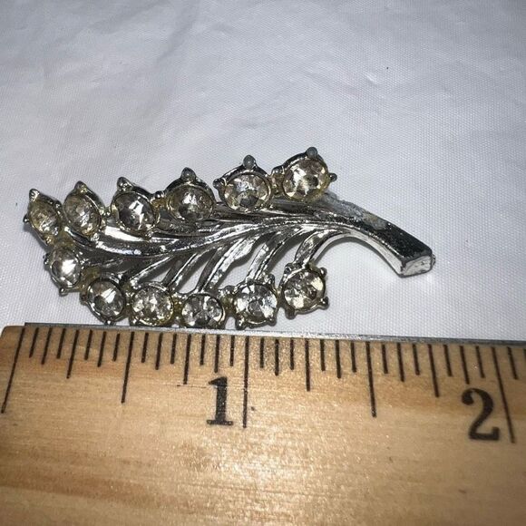 Vintage Solver Tone and‎ Rhinestone Feather Brooch - Picture 7 of 7